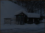 冬の電話ボックス